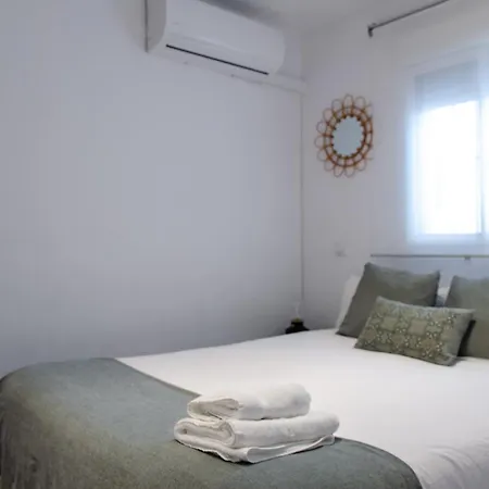 Moderno En Triana 2 Y Aire Acondicionado דירה