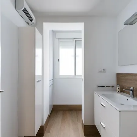 Moderno En Triana 2 Y Aire Acondicionado